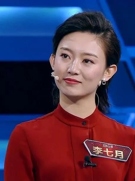 李七月图片,光影交织下的青春印记